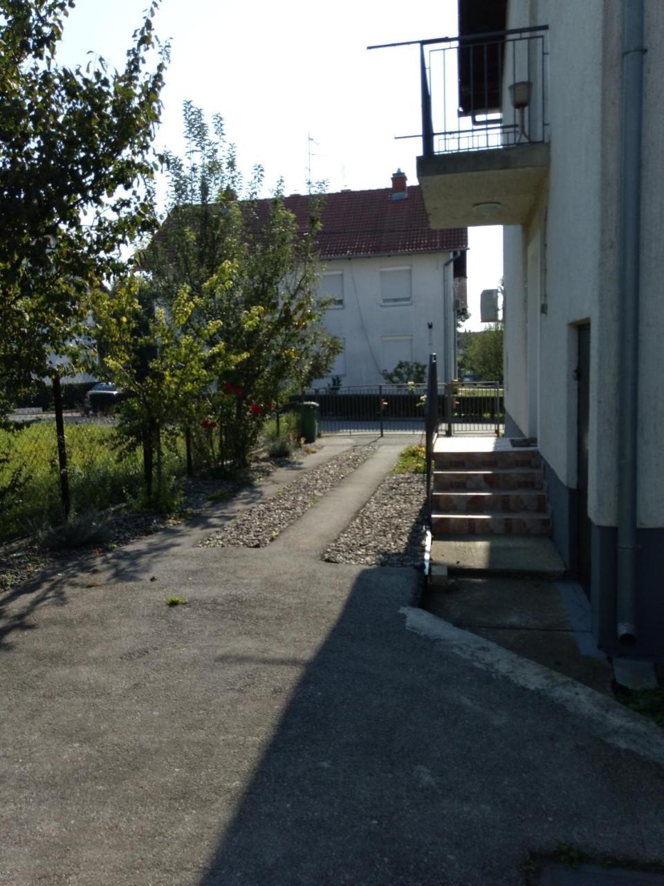 ווקובאר Petros Apartmani מראה חיצוני תמונה