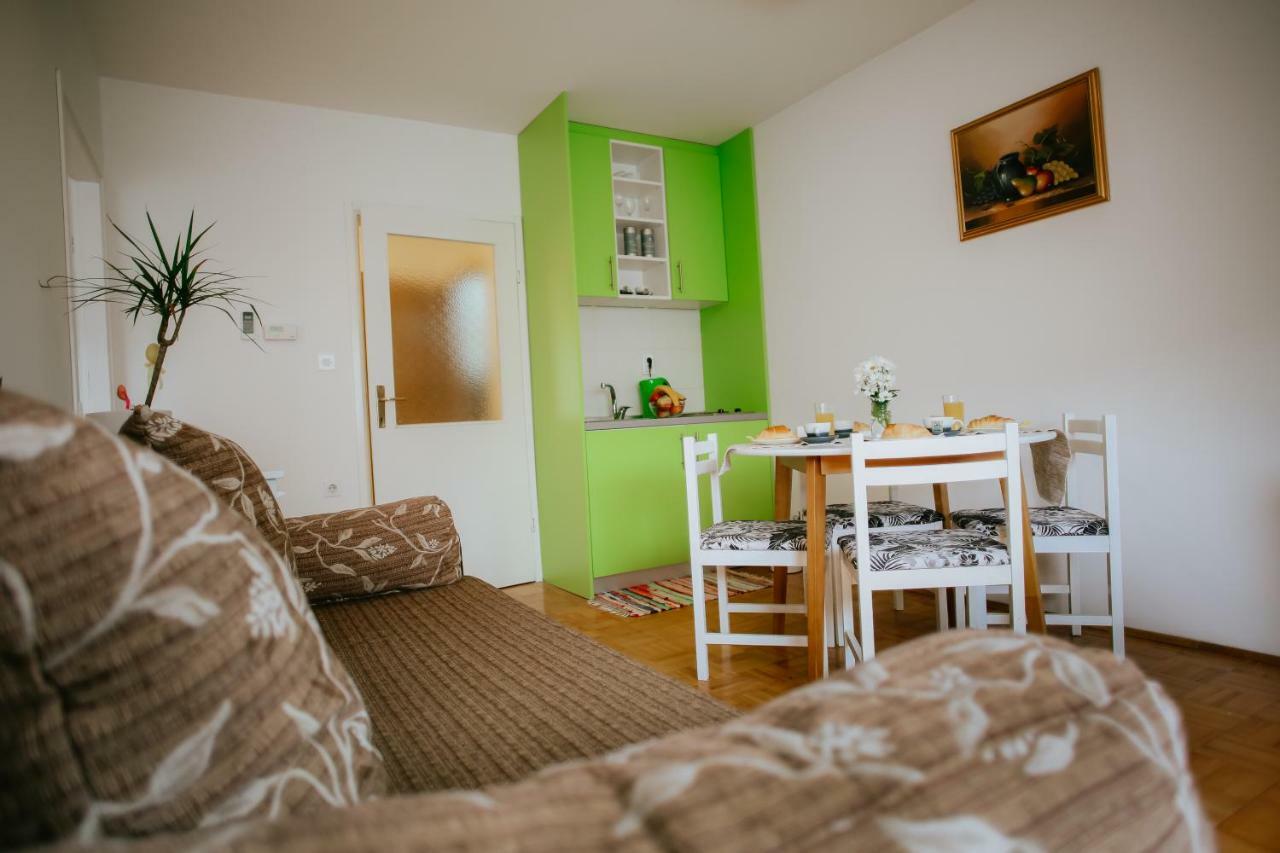 ווקובאר Petros Apartmani מראה חיצוני תמונה