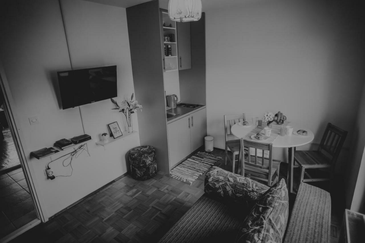 ווקובאר Petros Apartmani מראה חיצוני תמונה