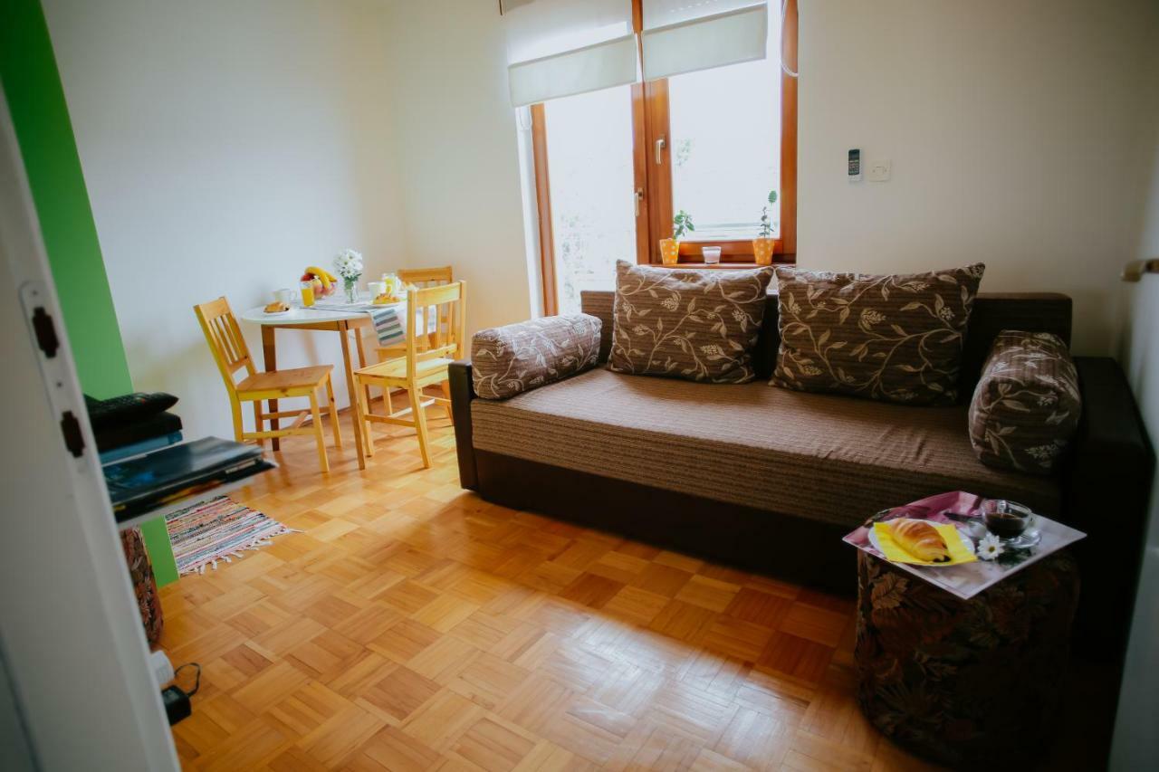 ווקובאר Petros Apartmani מראה חיצוני תמונה